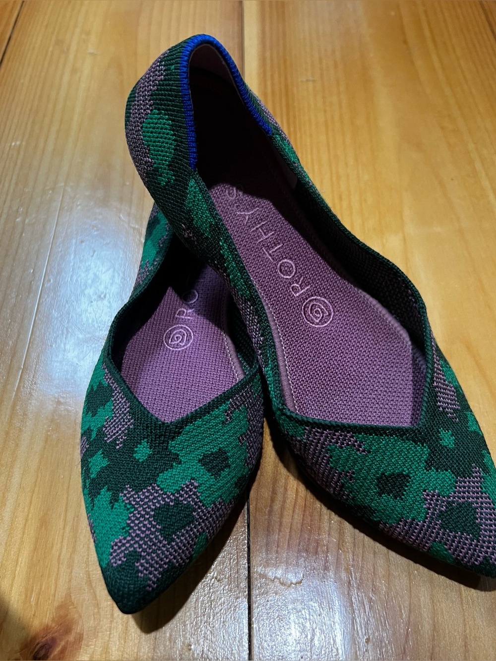 Like NEW! Rothy’s  The Point Green/ Pink Camo Print Shoes. SZ 7.5